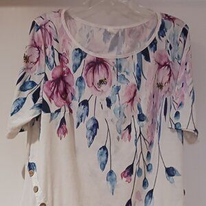 Women's Soft Casual Floral T-Shirt with Buttons